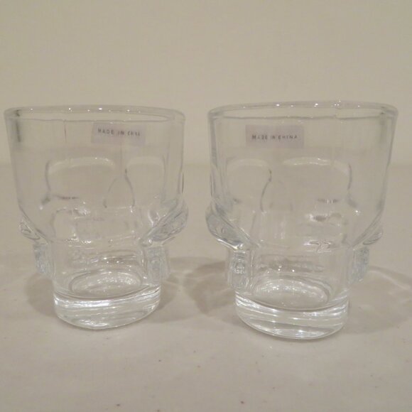 Bar Drink 1.4 oz. Skullary Shot Glasses Skull Head Set of 2 Novelty Godinger - Picture 2 of 5